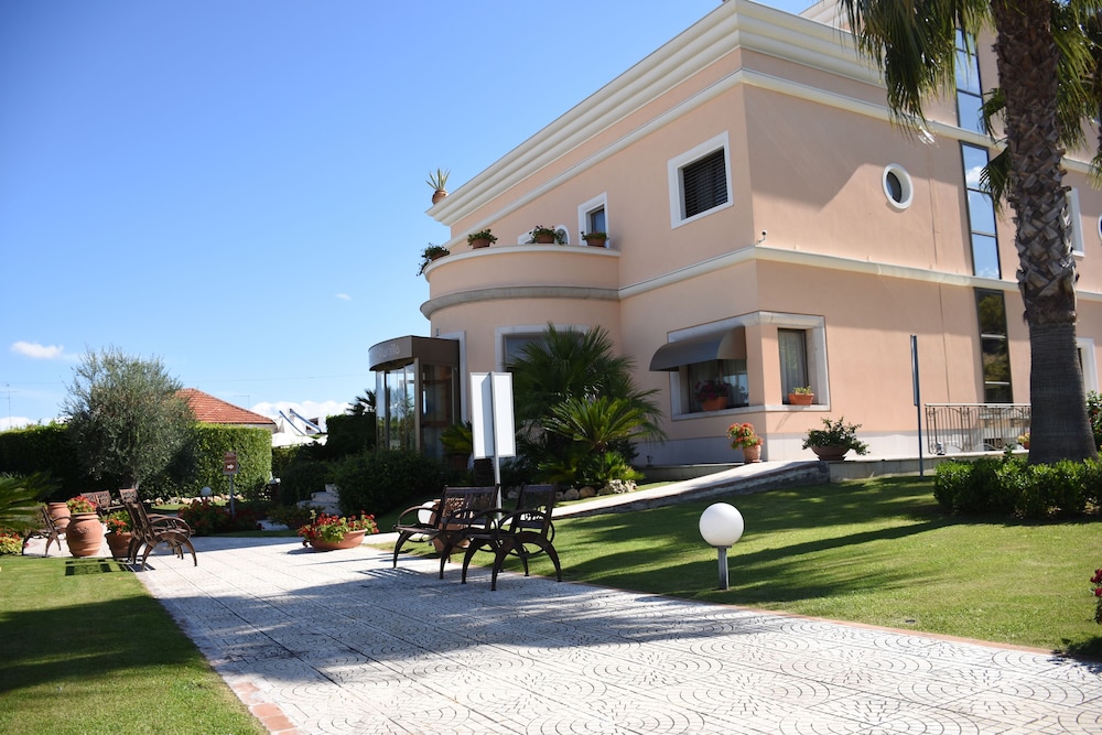 Hotel D Altavilla 51/63