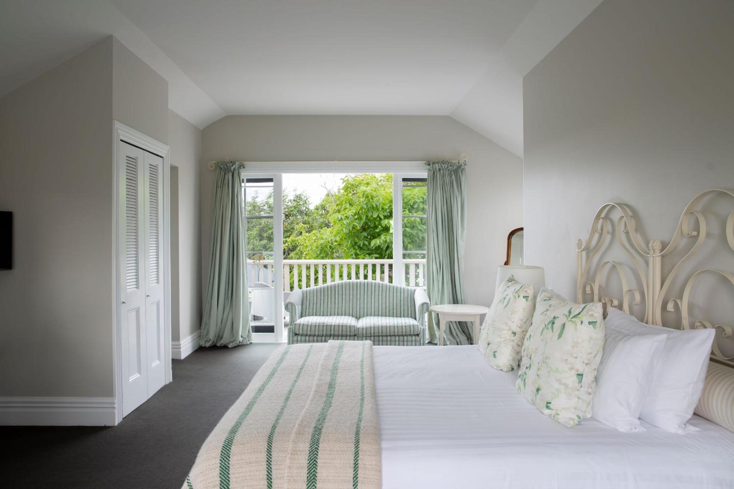 Garden, Superior, Suite