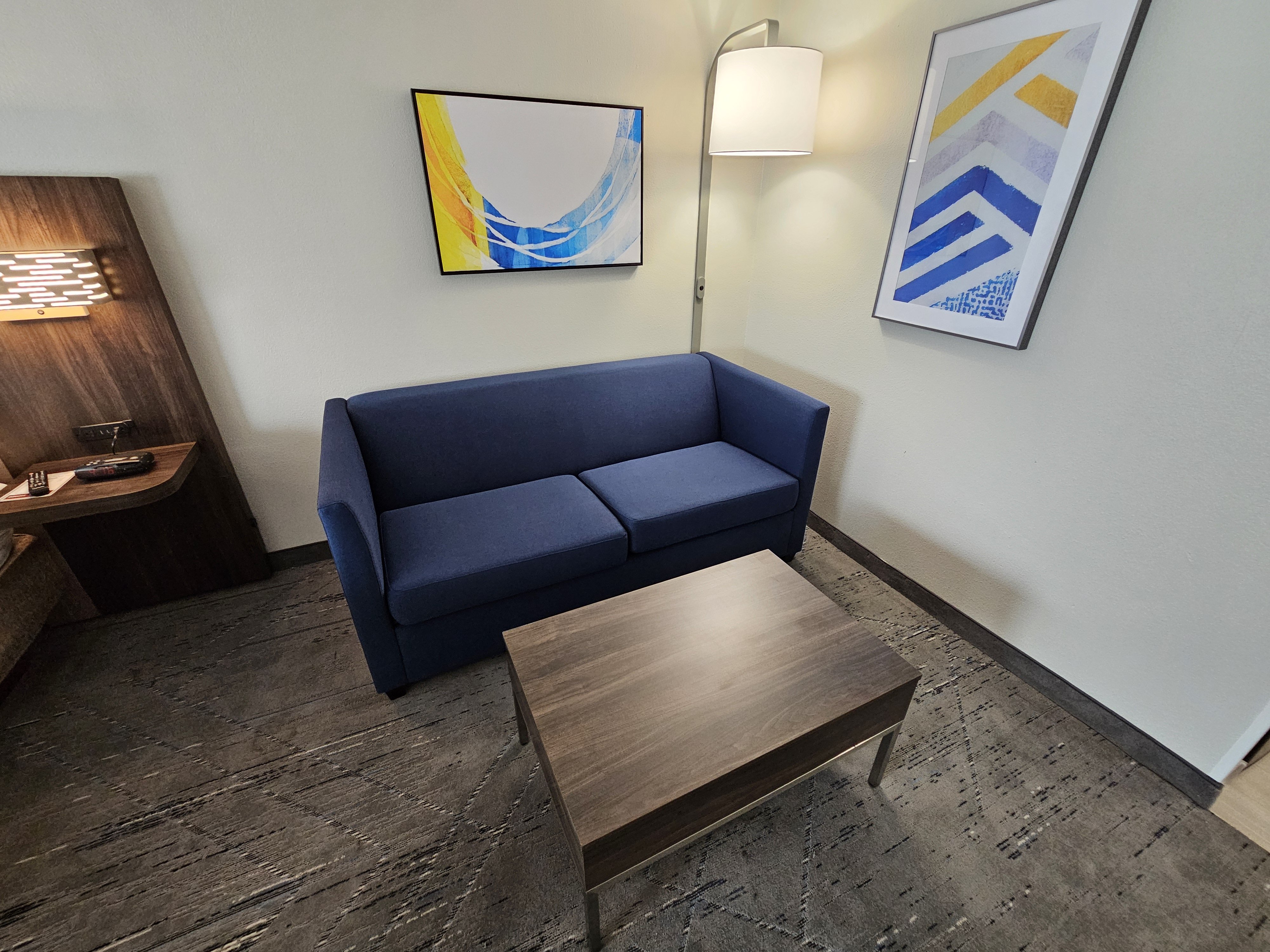 Holiday Inn Express Hotel & Suites Cincinnati-Blue Ash 51/72