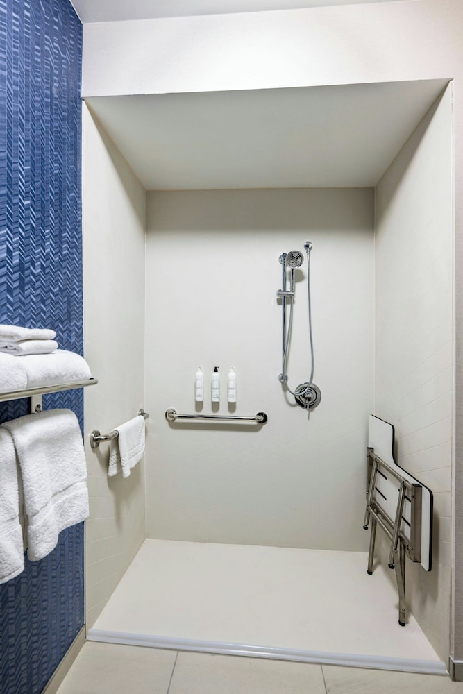 Fairfield Inn & Suites St. Louis Chesterfield 22/23