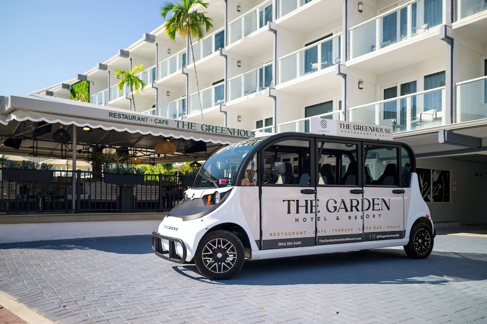 The Garden Hotel and Resort 52/62