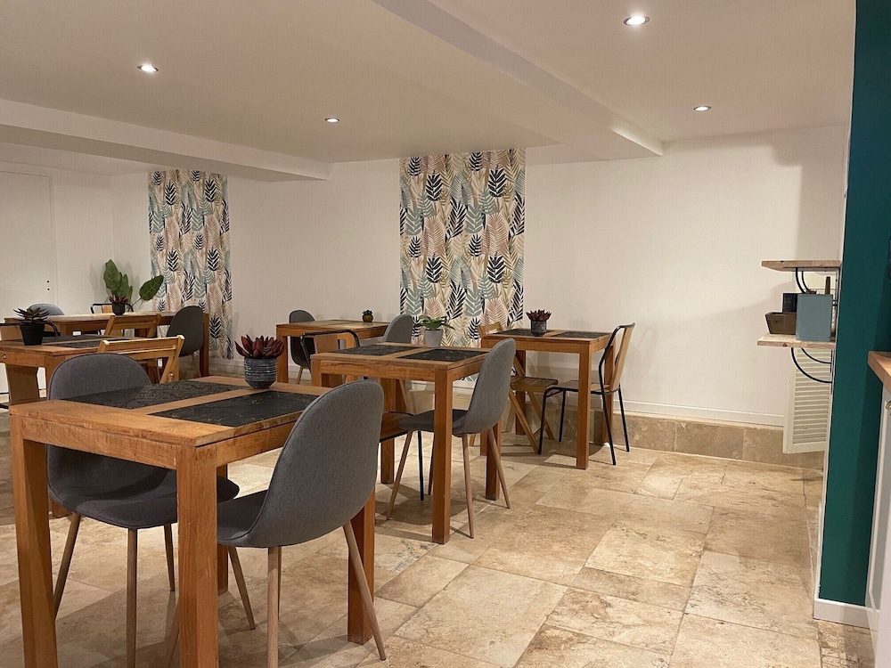HOTEL LE THUROT 33/50