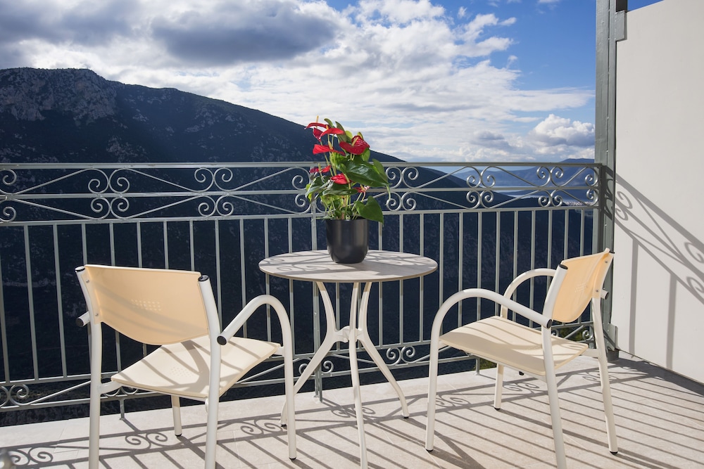 V Hotel Delphi 23/30