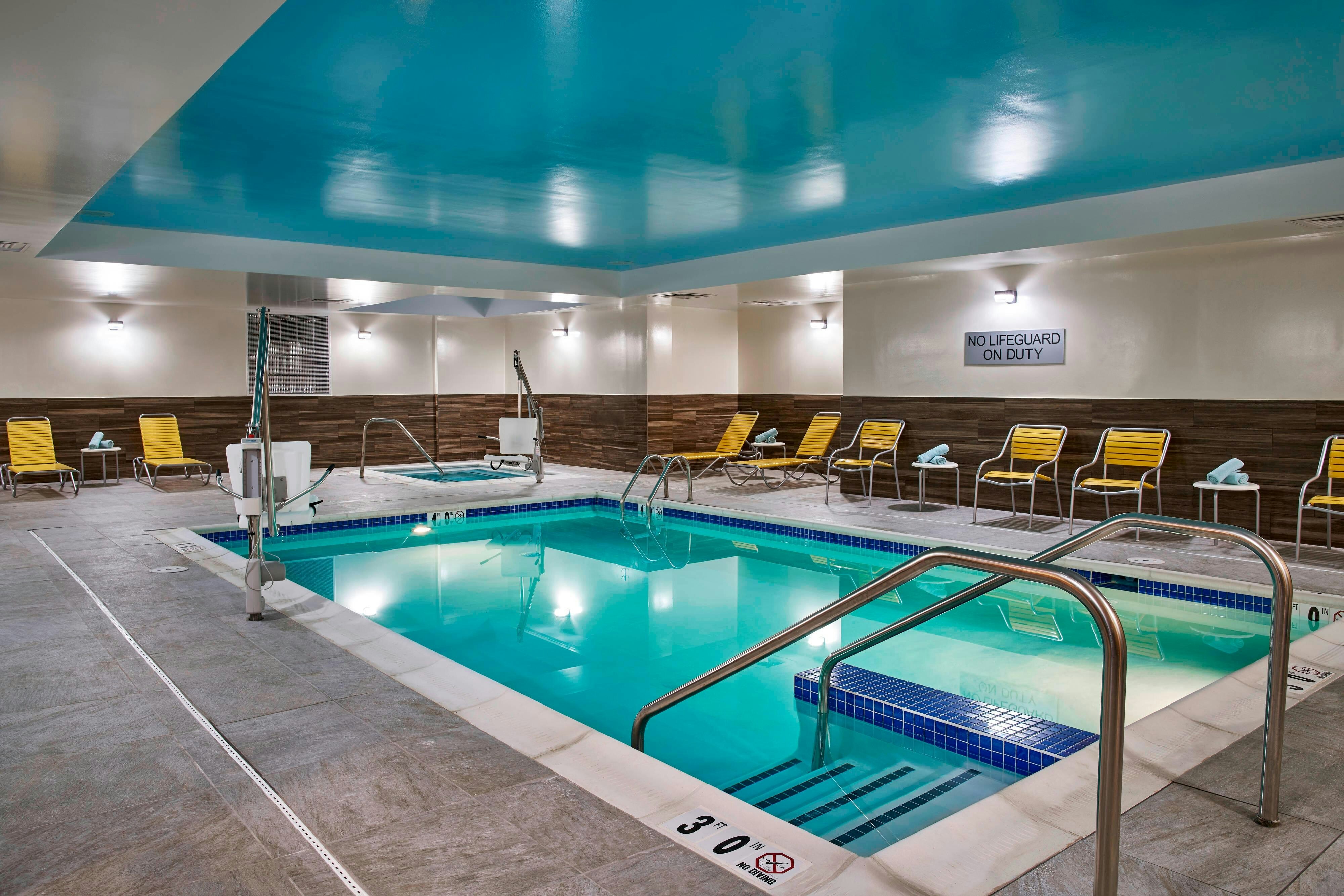 Fairfield Inn Suites Alexandria 22/35