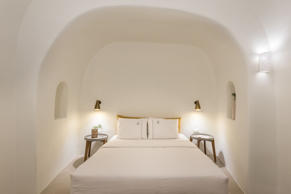 Oia Castle Luxury Suites by Art Maisons 9/50