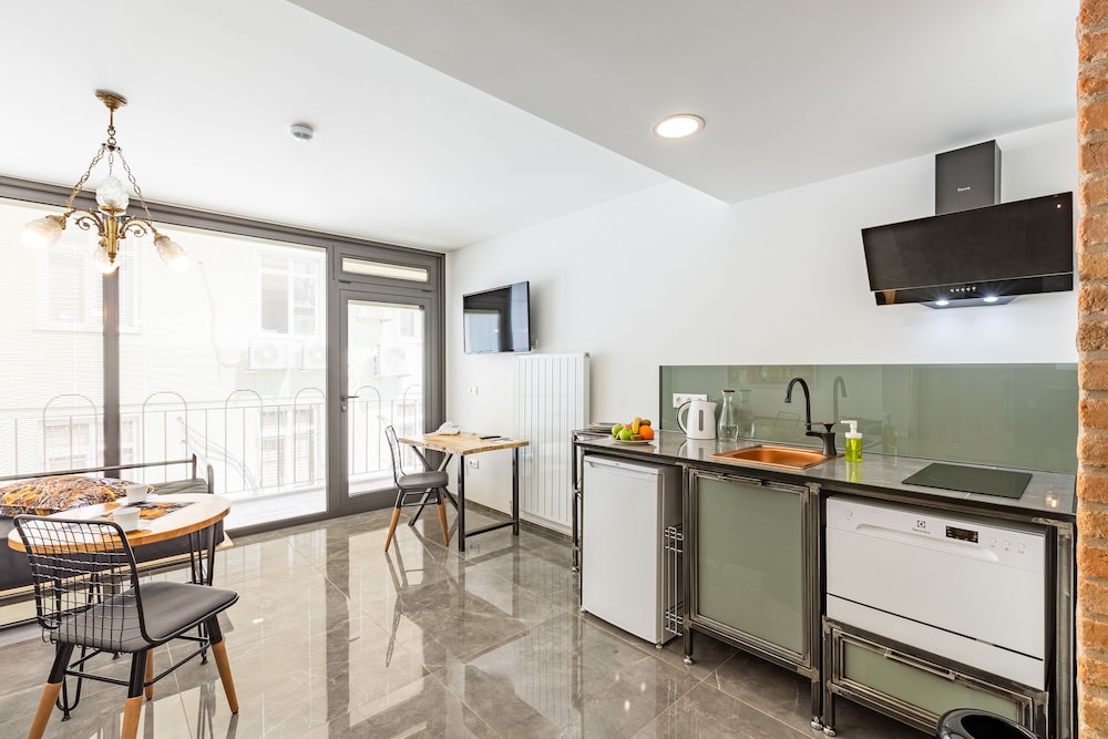 Villa Pera Suite Hotel 65/81