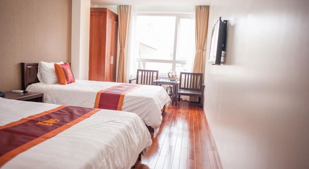 DELUXE, TWIN BEDS