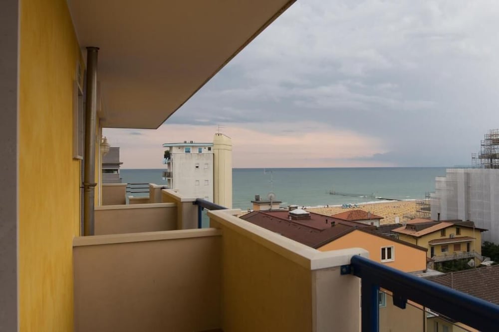 Brioni Sea Hotel 48/50