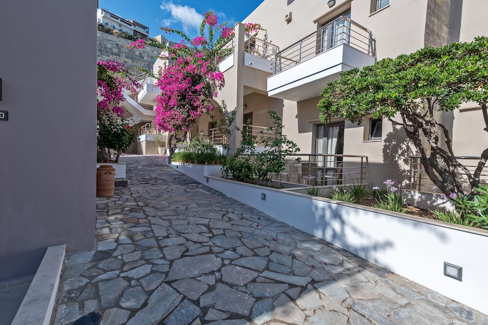 Porto Platanias Village Resort 71/73