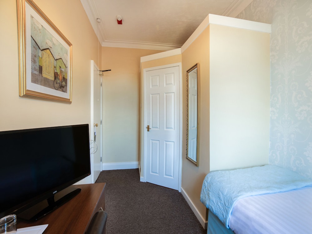 The Lemonfield Hotel 3/39