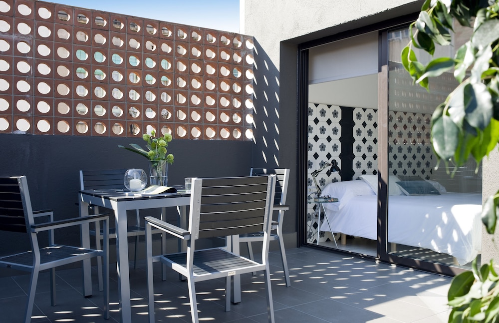 Eric Vokel Bcn Suites 39/51