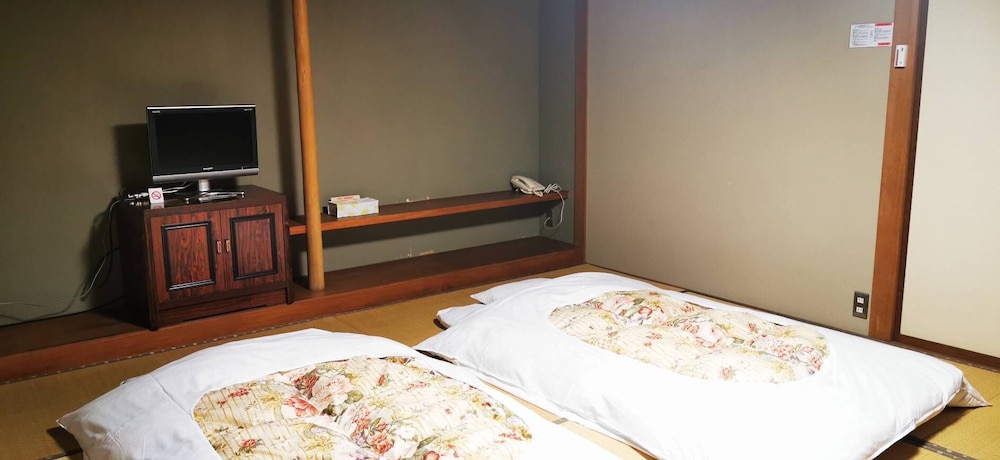 Shiozawa Onsen Shichihokan 3/12