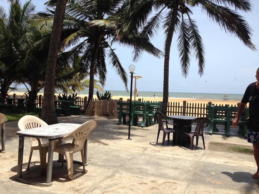 Oasis Beach Resort 37/41