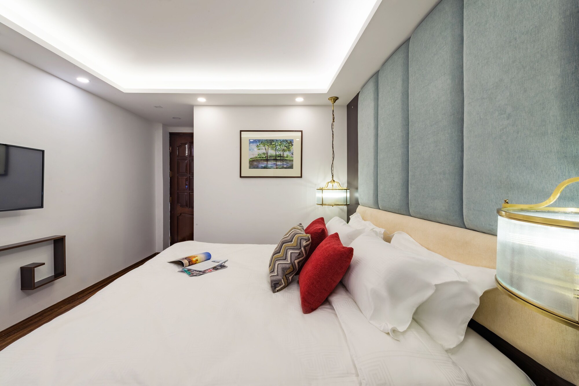 DELUXE, SINGLE, QUEEN BED, ACCESSIBLE