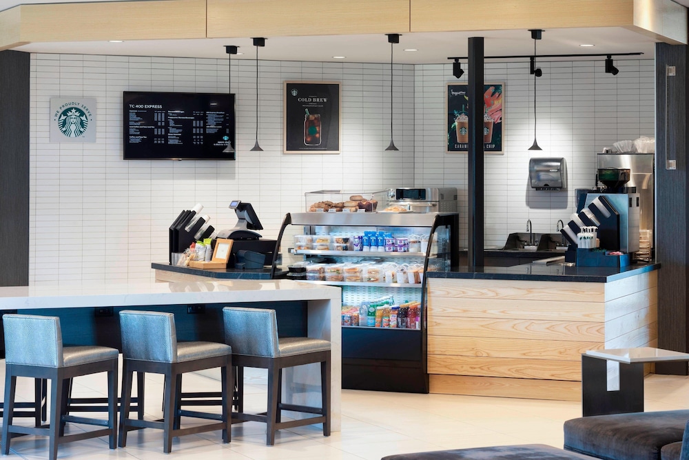 Delta Hotels Minneapolis Northeast 26/47