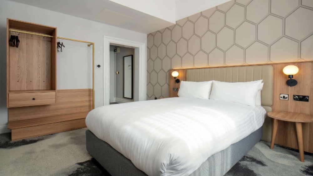 STANDARD, DOUBLE BED, SMALL