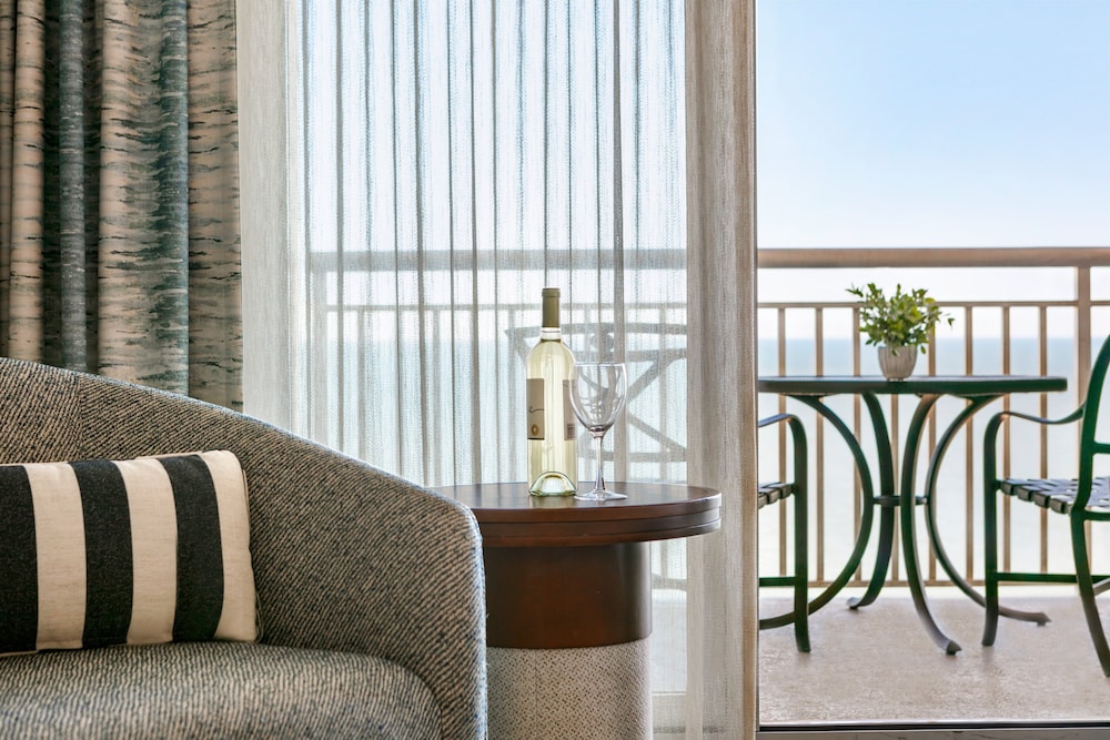 Holiday Inn Hotel And Suites Ocean City 68/78