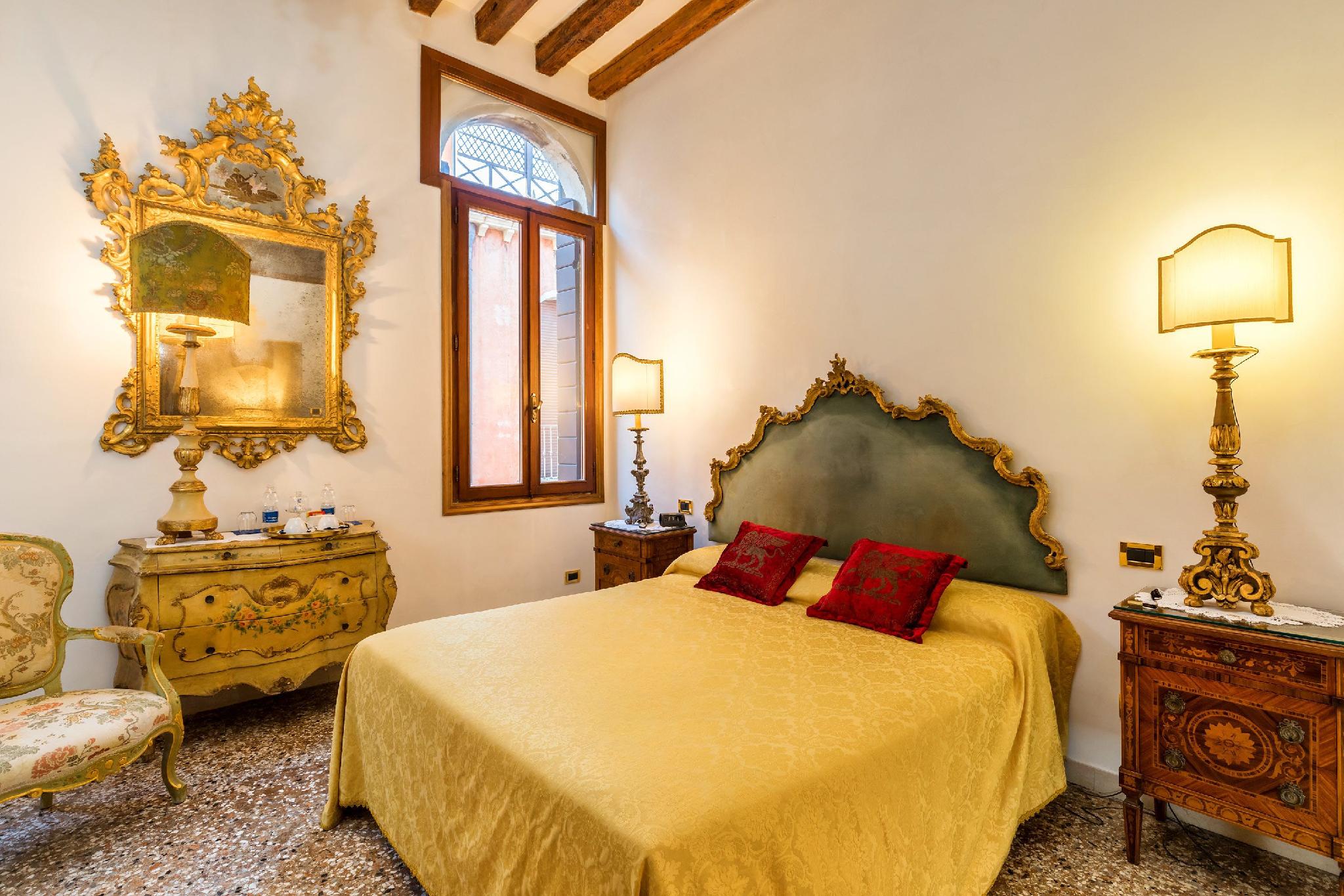 Luxury, Town House, Canal View
