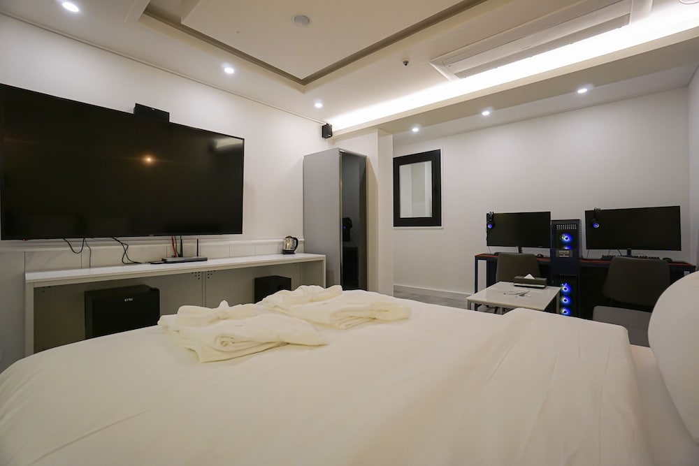 Ekklim Classic Hotel 8/32