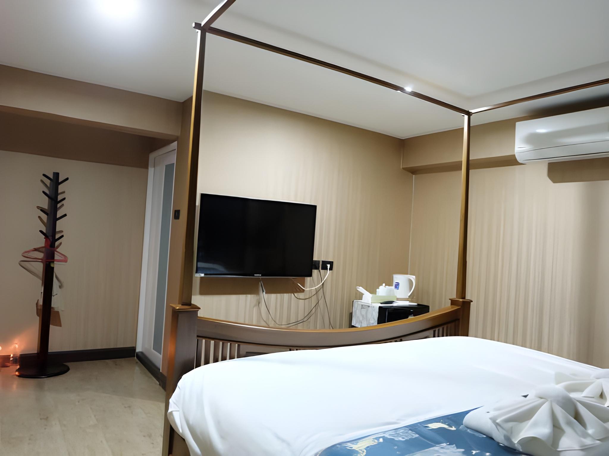 Deluxe, Double Bed, No Window