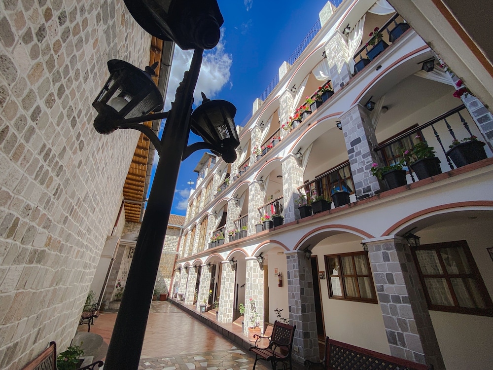 Villa de Tacvnga Hotel 45/50