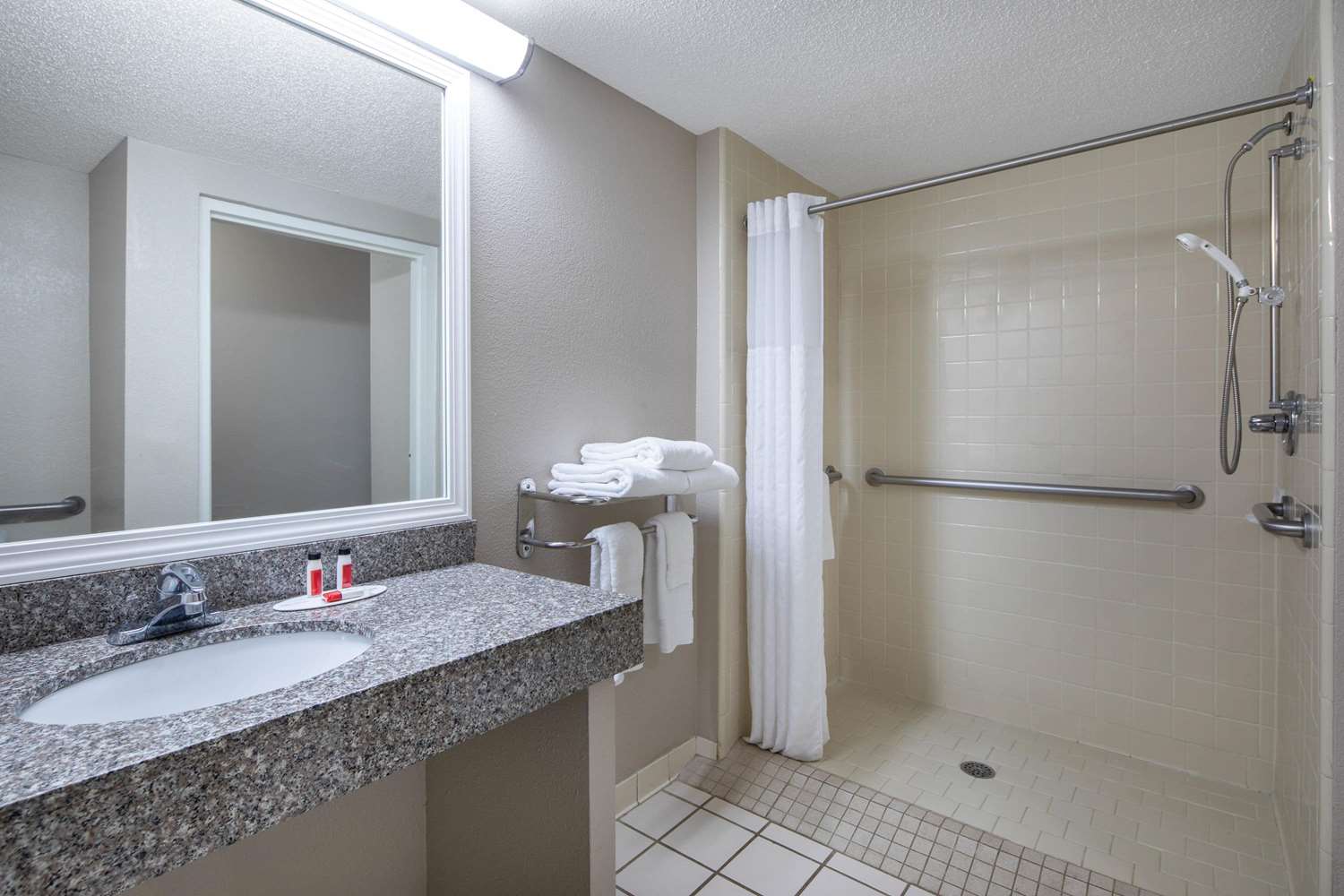 Baymont by Wyndham Douglasville Atlanta 9/10