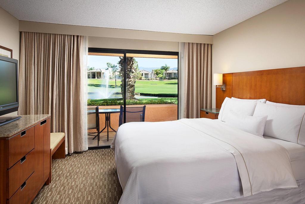 Deluxe, Executive, Suite, King Bed, Resort View, Sofa