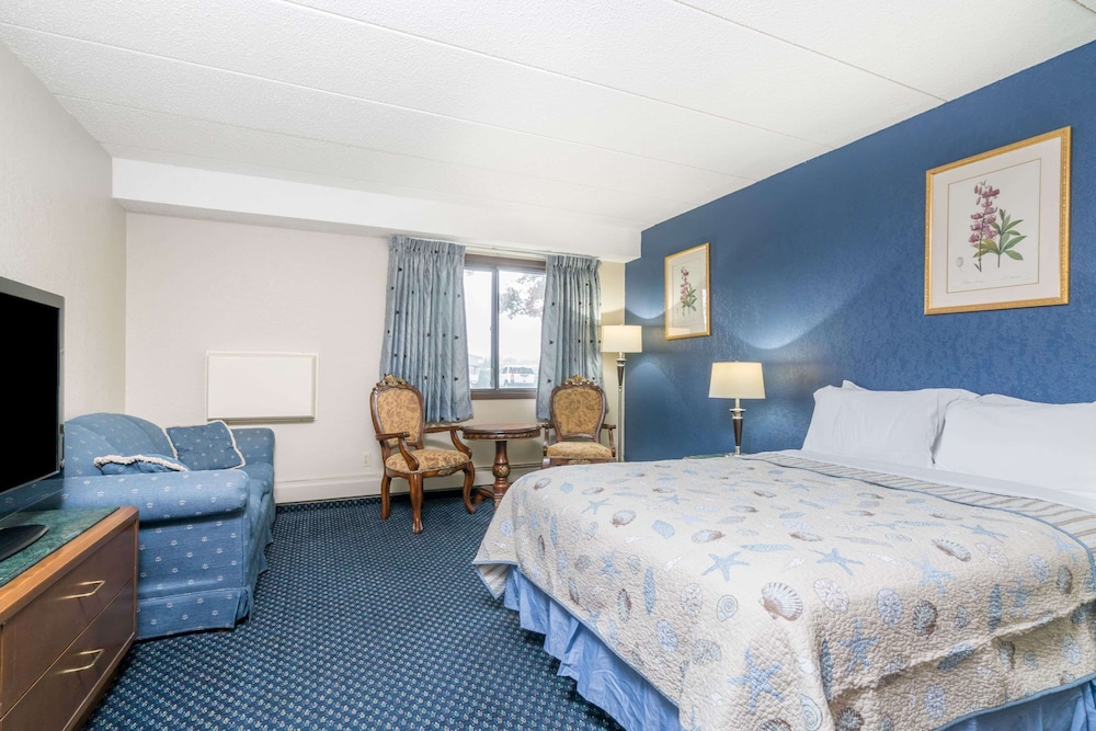 Knights Inn Litchfield 7/24