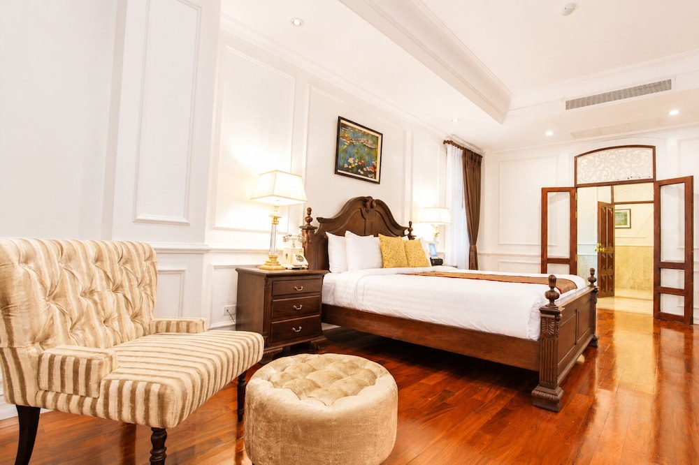 Royal, Lao, Suite, 2 Double Beds