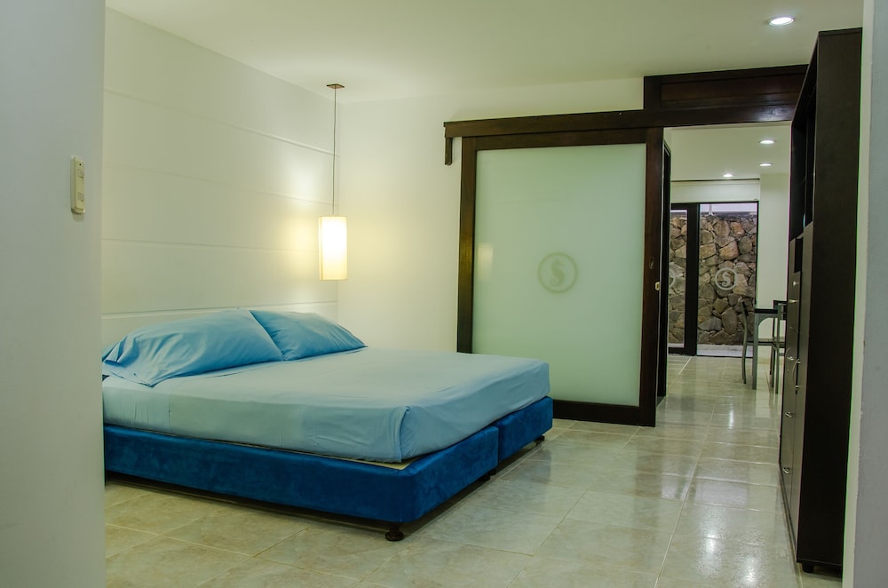 Santorini Hotel And Resort 39/87