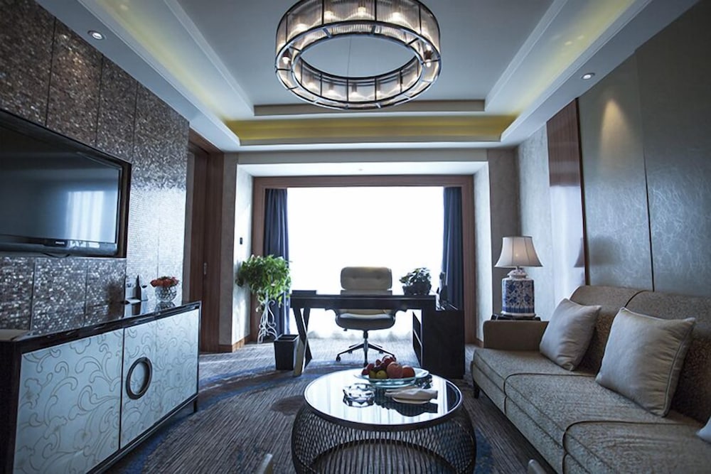 Universal Hotel Urumqi 18/33