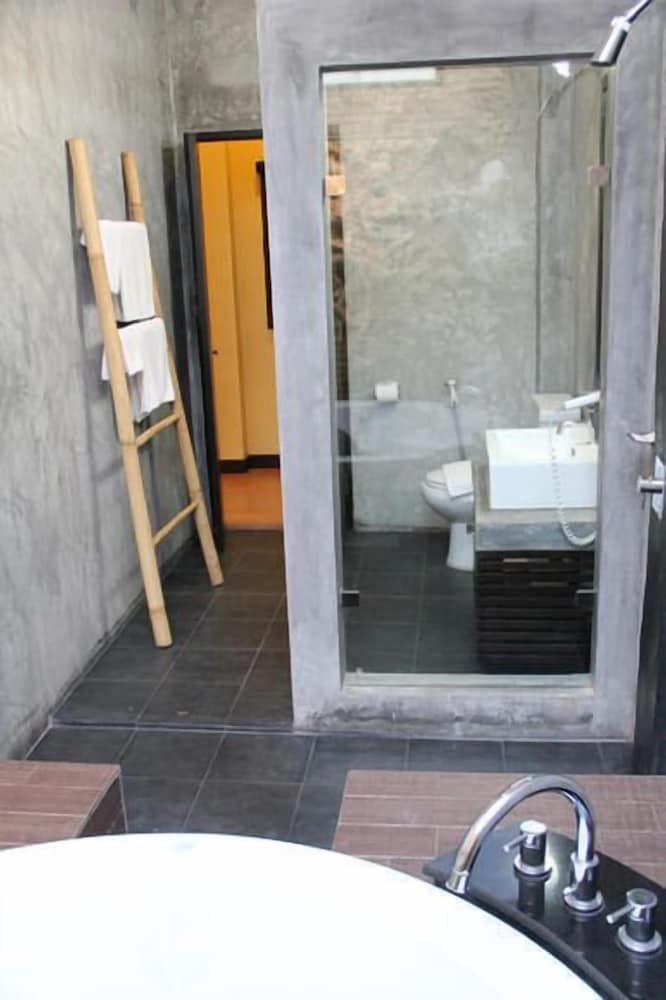 Chalicha Resort 35/37