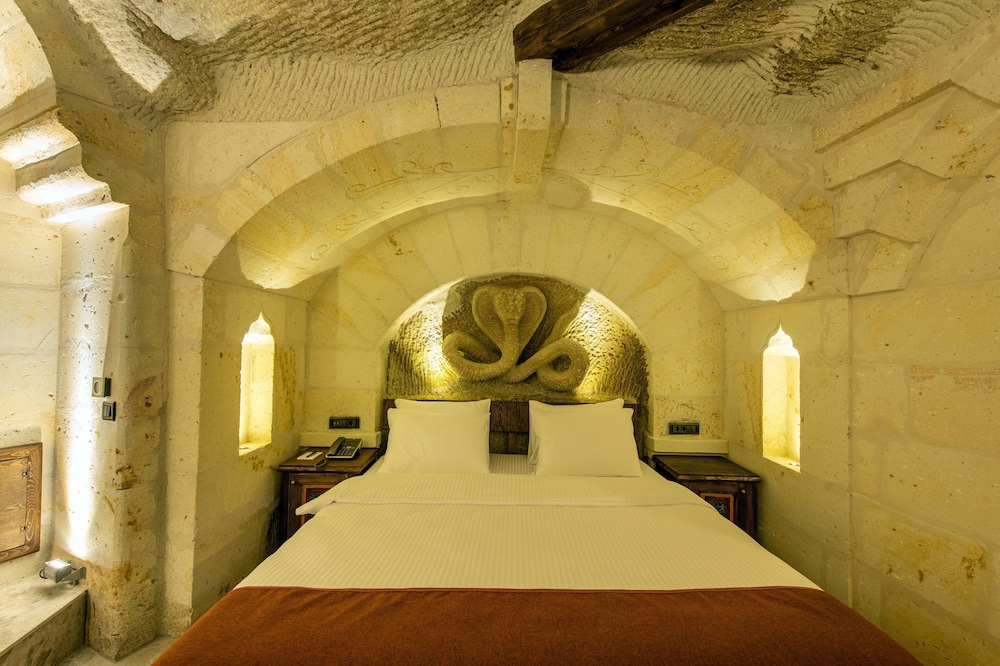 Foremanson Cave Hotel 20/50