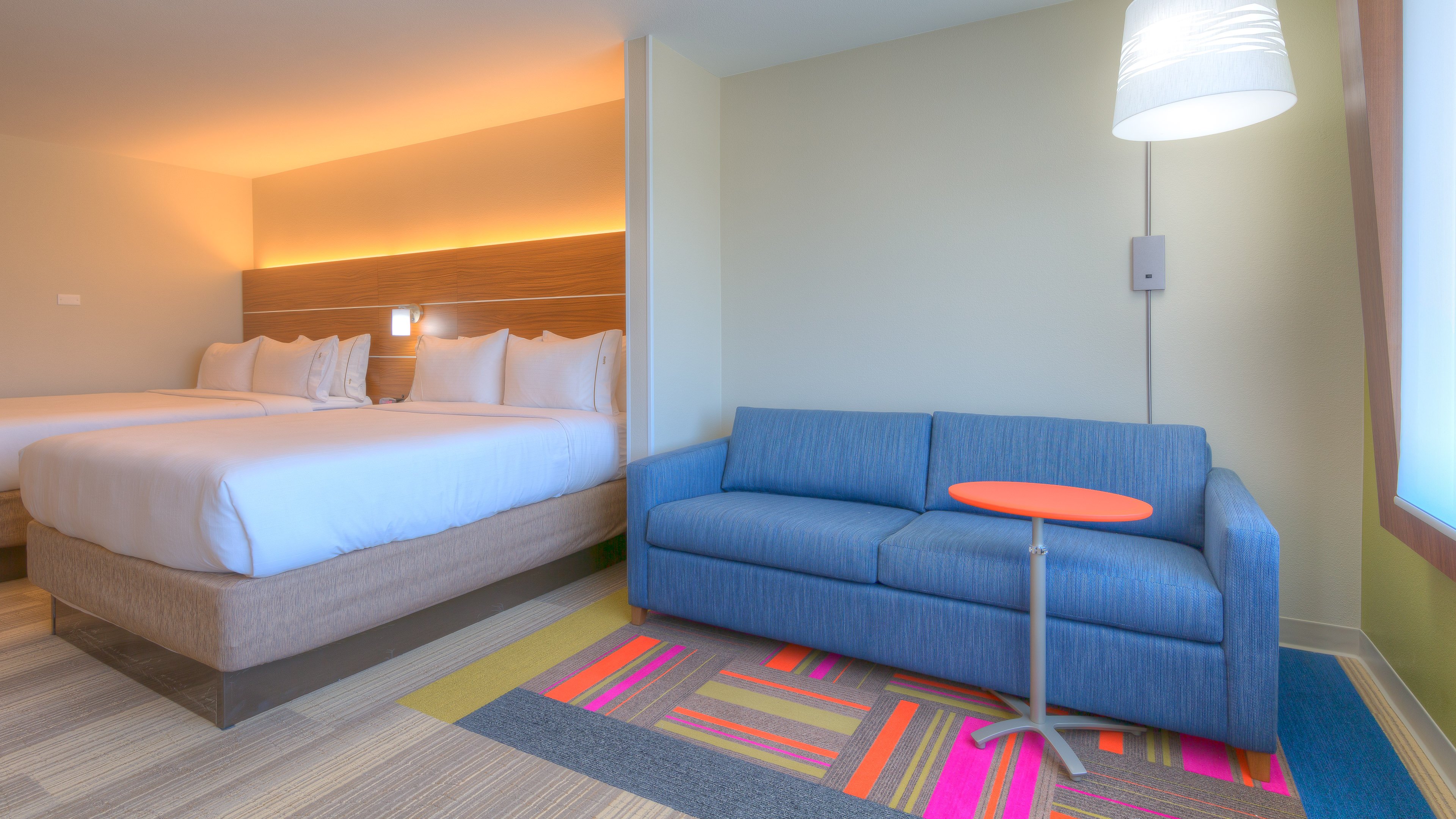 Holiday Inn Express Suites Tulsa Midtown 26/68
