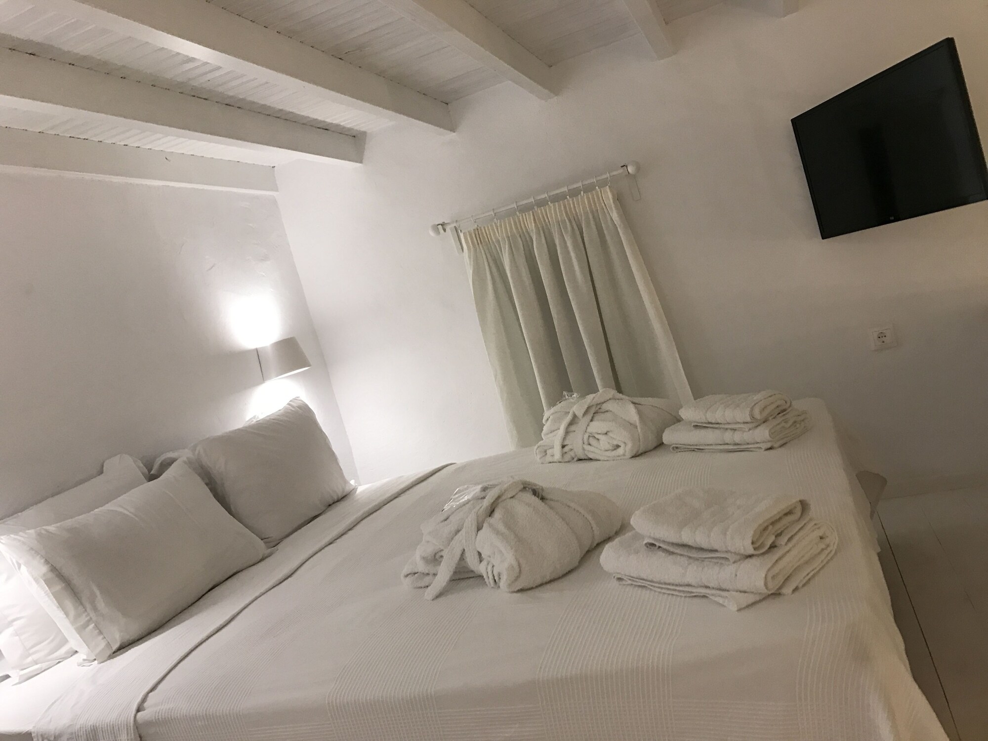 Luxury, House, Queen Bed, City View, Sofa, Terrace