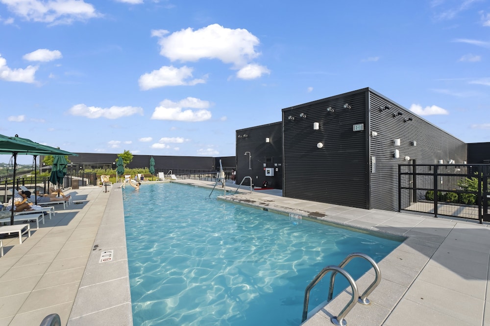 Global Luxury Suites at Capitol Hill 46/49