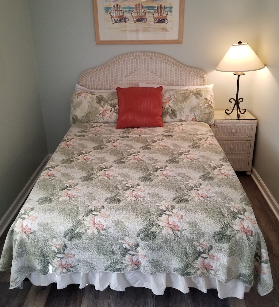 Tradewinds Beach Resort 12/68