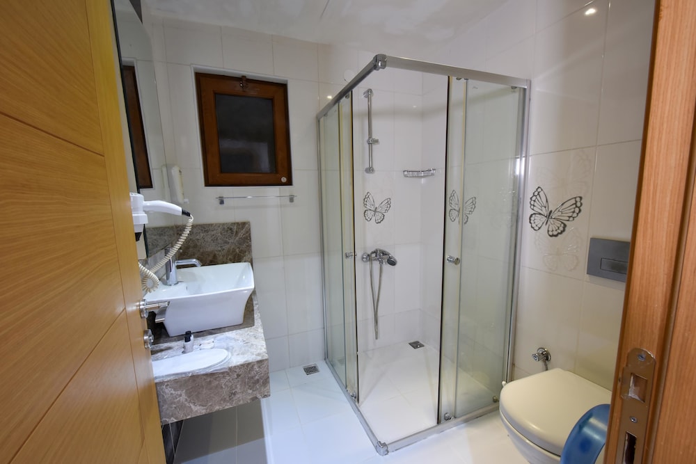 Lidya City Hotel 42/44