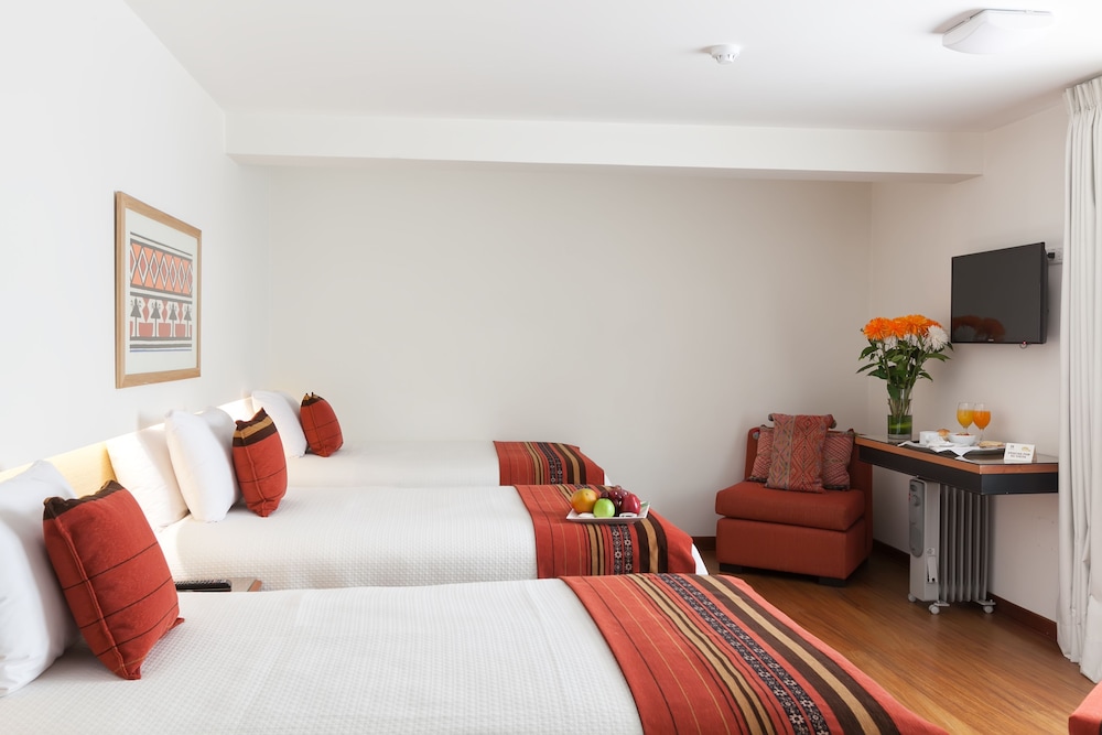 ROOM, TRIPLE