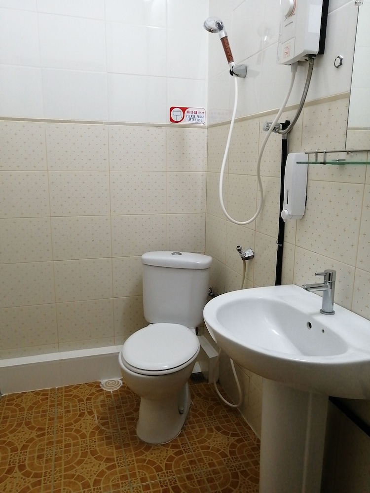 1 BEDROOM, BASIC, TRIPLE