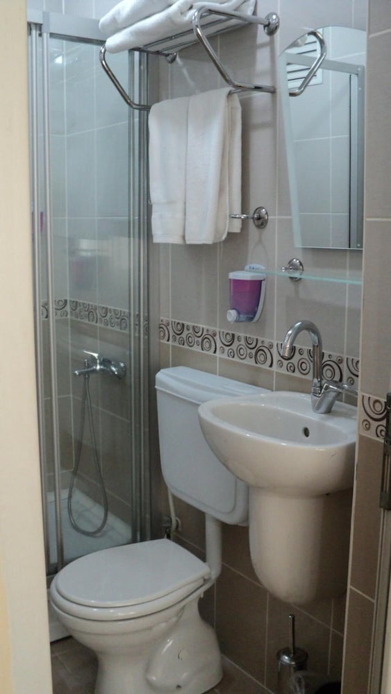 Yavuz Hotel 25/32