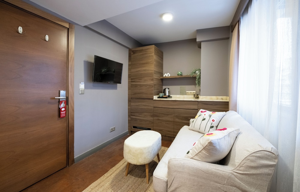 Economy, Double Bed, No Window
