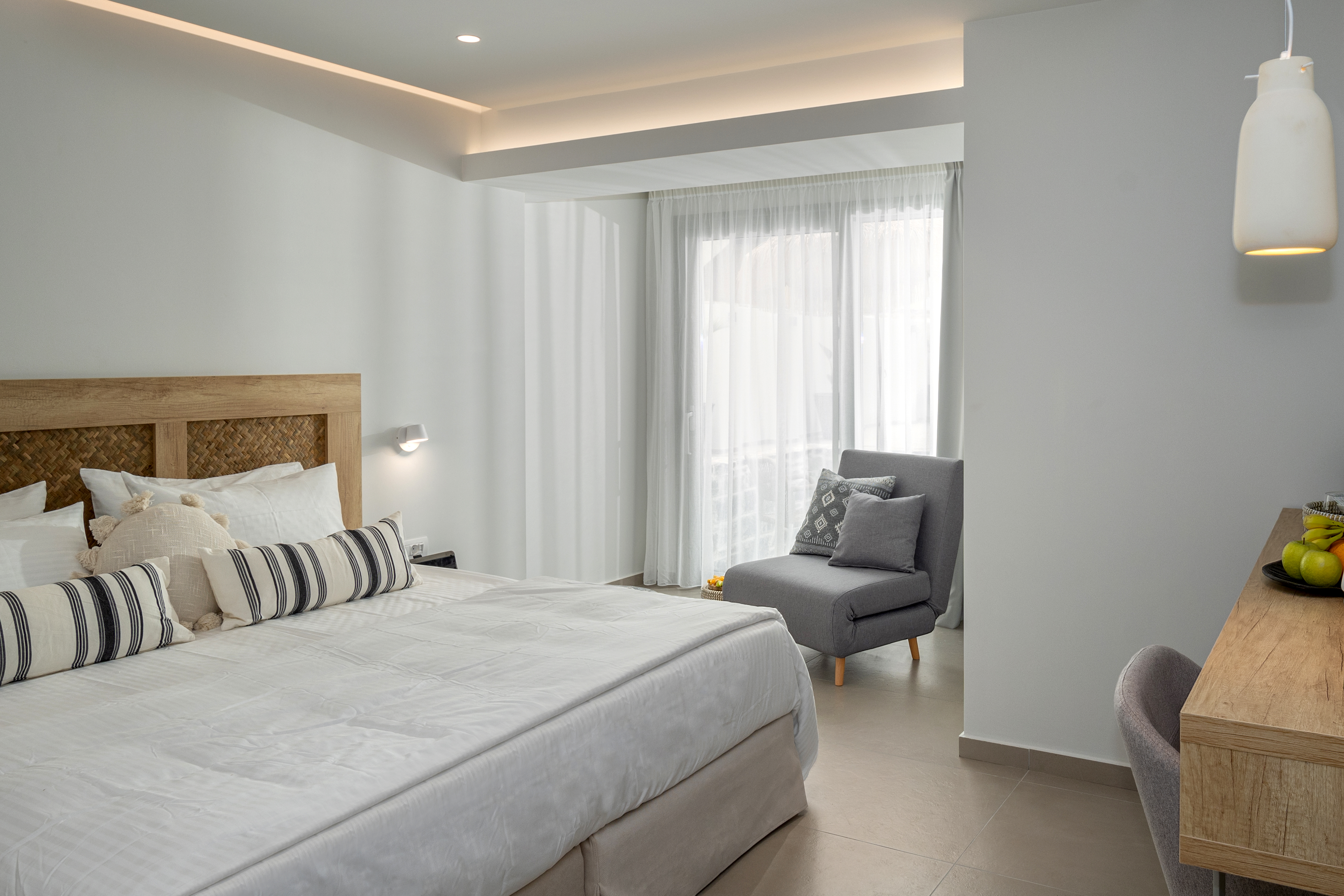 DELUXE, DOUBLE BED