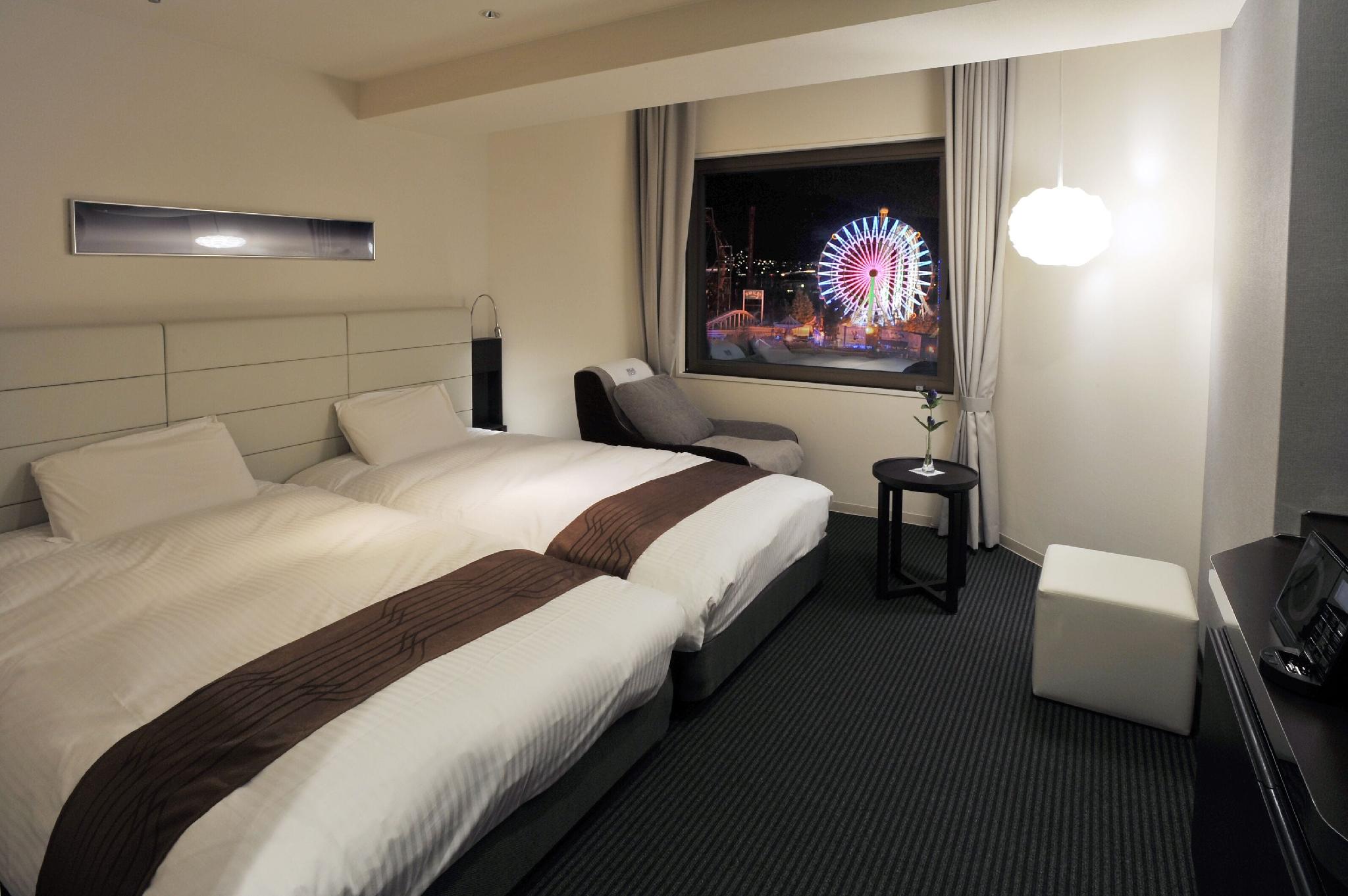 Casual, Twin Beds, Park View