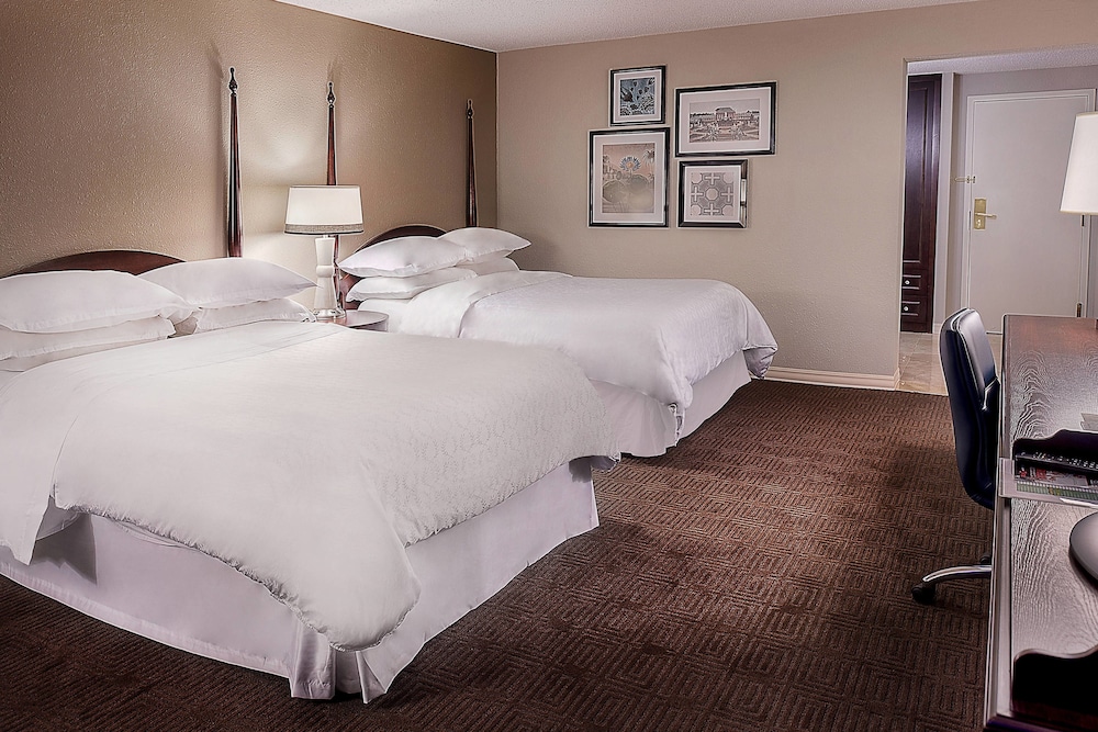 Sheraton Westport Lakeside Chalet 8/39