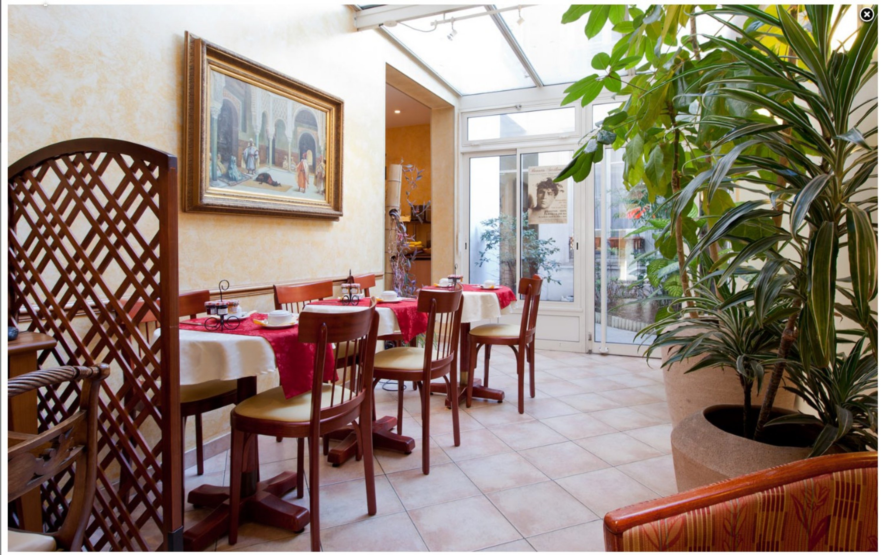 Hotel Poussin 37/58