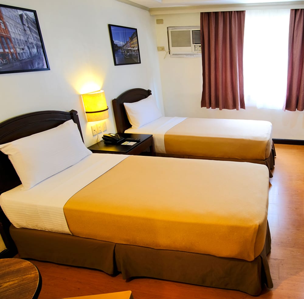 Fersal Hotel Neptune Makati 20/65