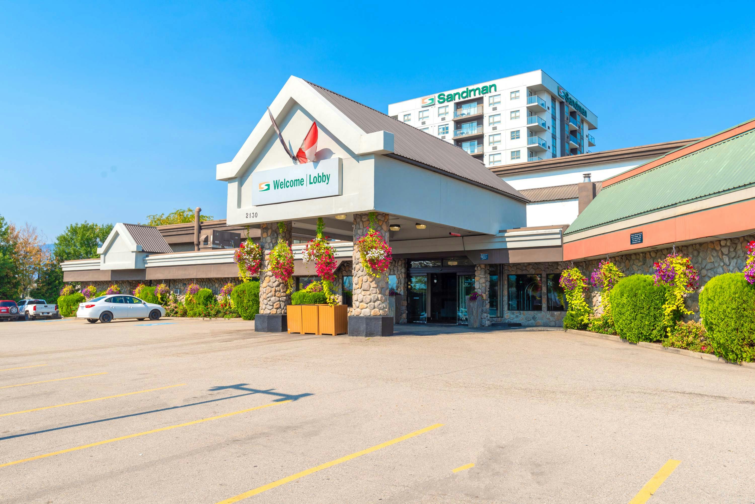 Sandman Hotel Kelowna 50/50