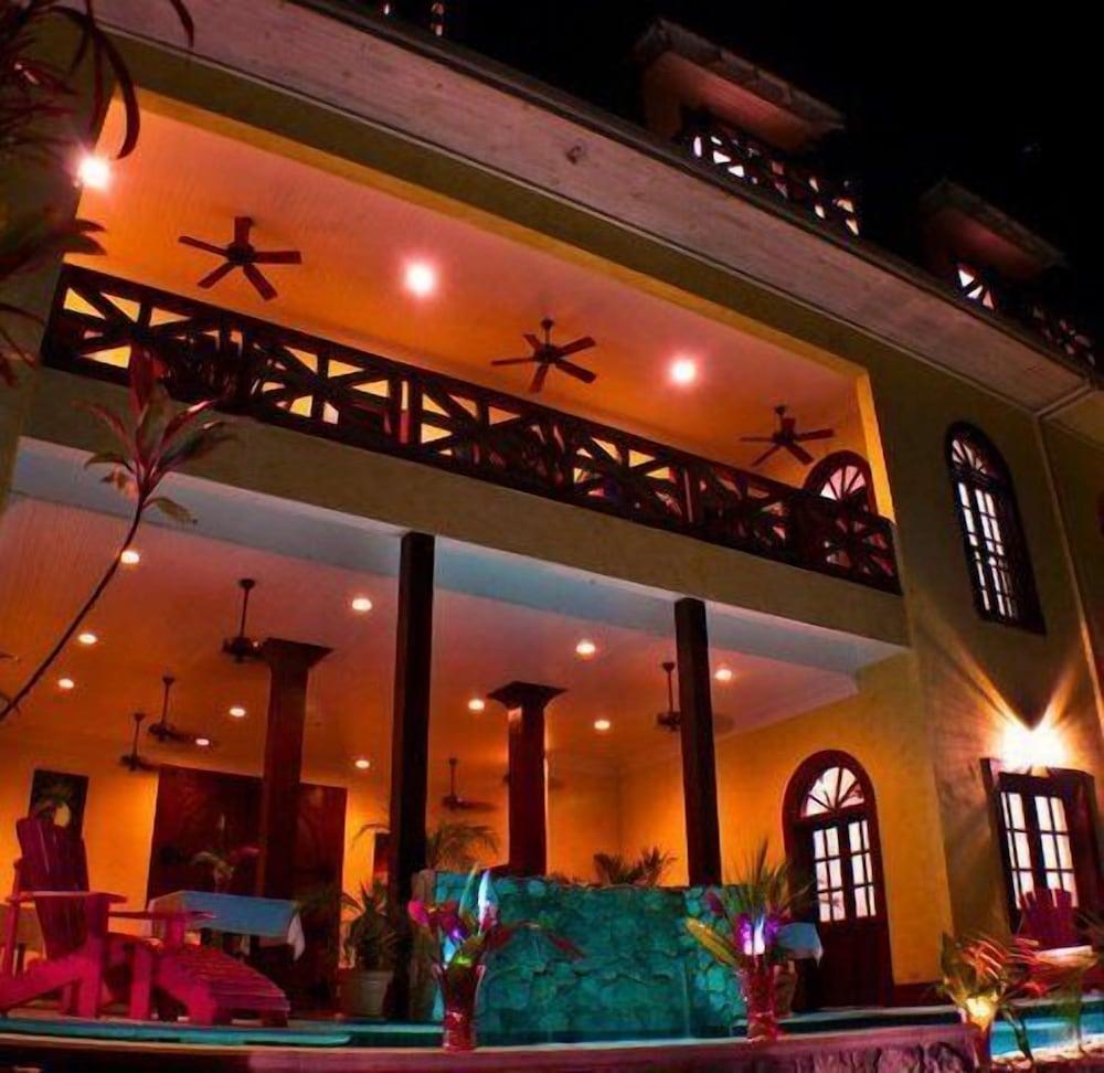 Mahogany Hall Boutique Resort 6/49