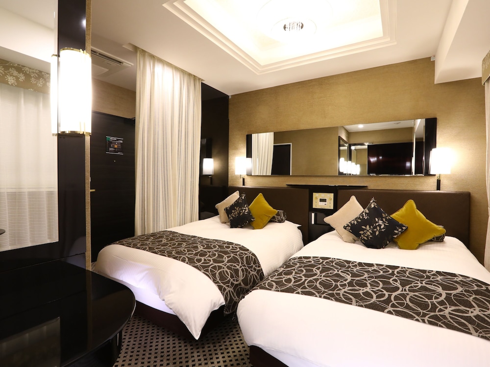 DELUXE, TWIN BEDS